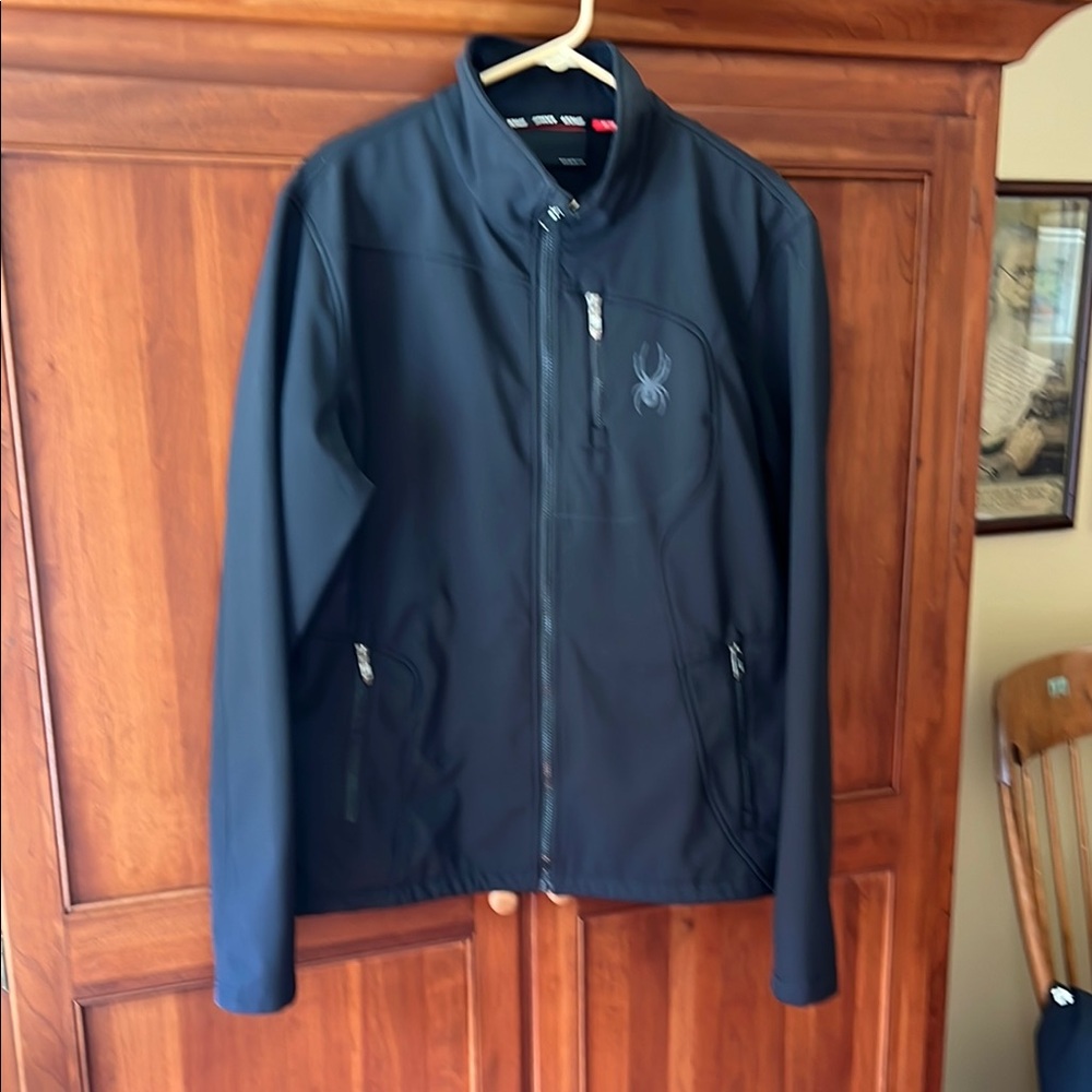 Spyder Black Performance Jacket Full-Zip Design